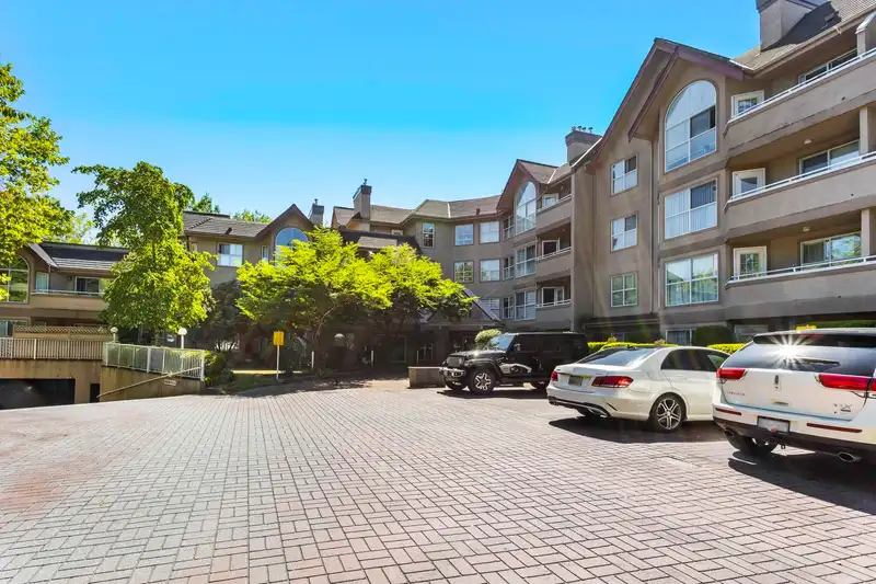 310 7435 121A STREET - photo 2 of 40