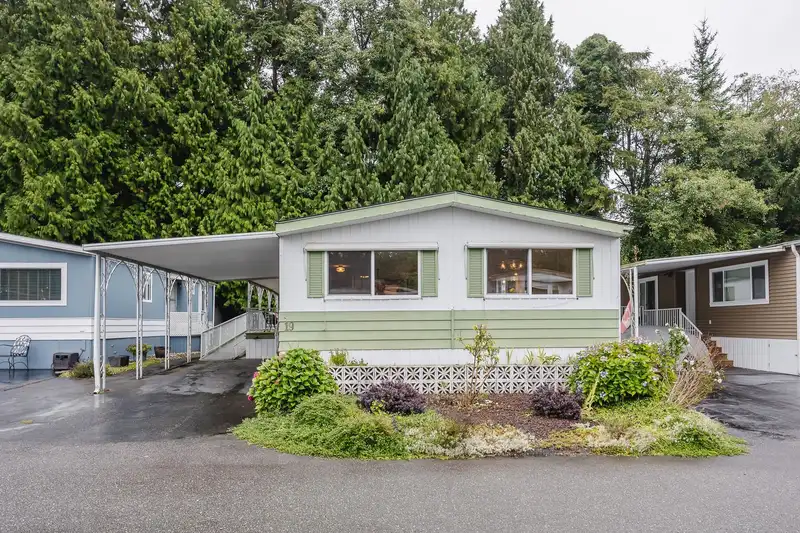 19 2270 196 STREET - photo 1 of 40