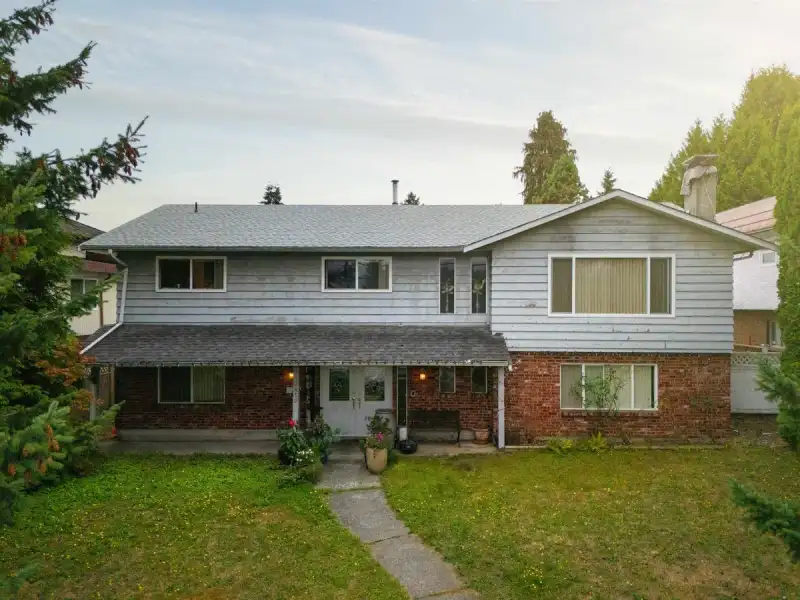 3850 MOSCROP STREET - photo 1 of 21