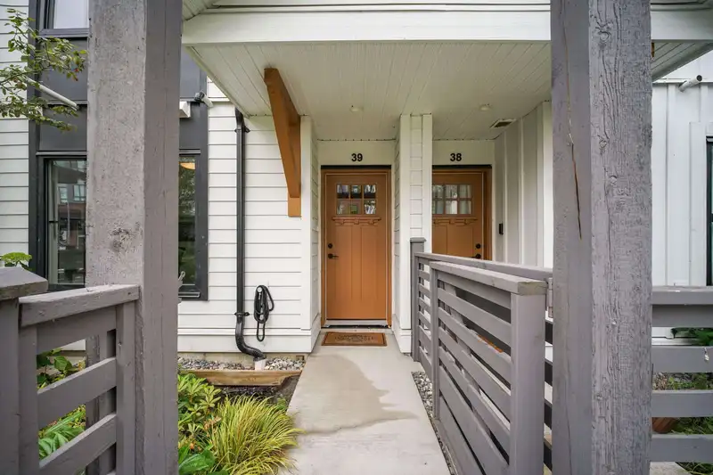 39 7937 206 STREET - photo 3 of 28