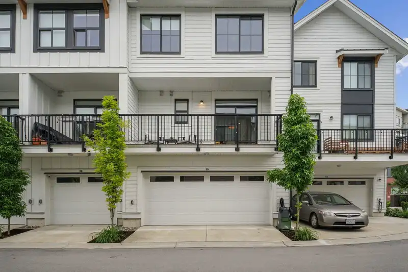 39 7937 206 STREET - photo 4 of 28