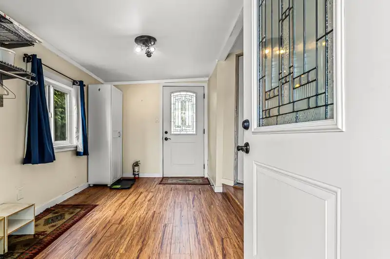 141 145 KING EDWARD STREET - photo 2 of 35