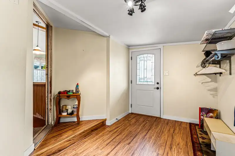 141 145 KING EDWARD STREET - photo 3 of 35