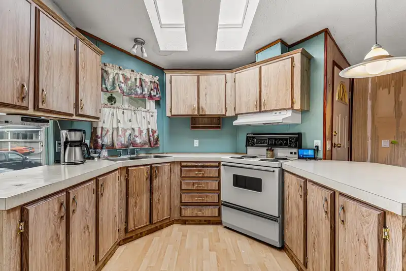 141 145 KING EDWARD STREET - photo 4 of 35