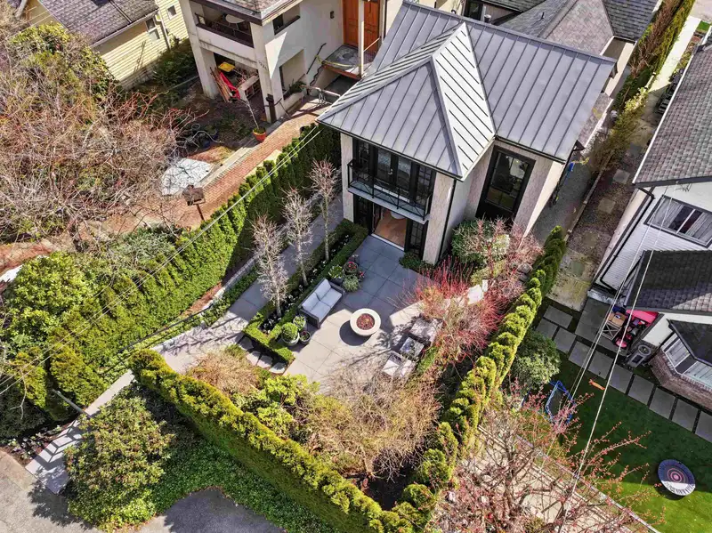 1230 ESQUIMALT AVENUE - photo 1 of 37