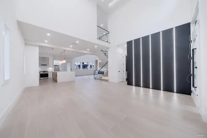 20166 27A AVENUE - photo 4 of 38
