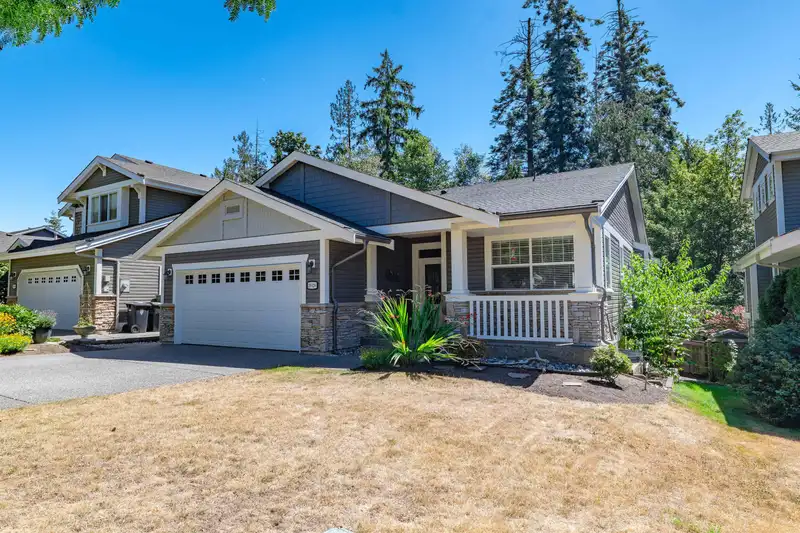 20426 67A AVENUE - photo 3 of 40