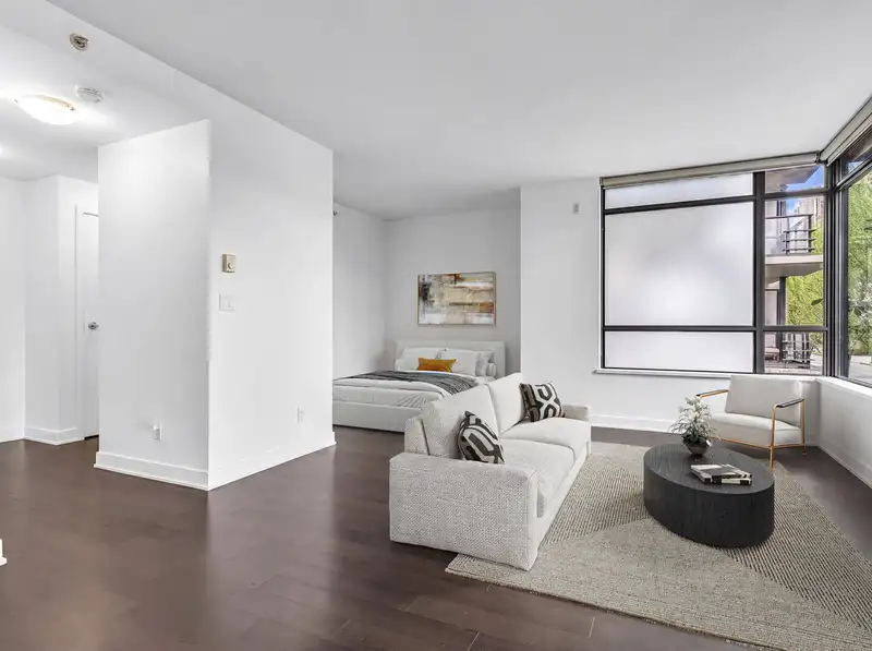 214 750 W 12TH AVENUE - photo 3 of 40