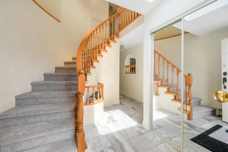 2547 E 34TH AVENUE - photo 2 of 23