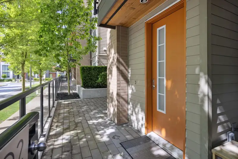 102 6033 GRAY AVENUE - photo 2 of 25