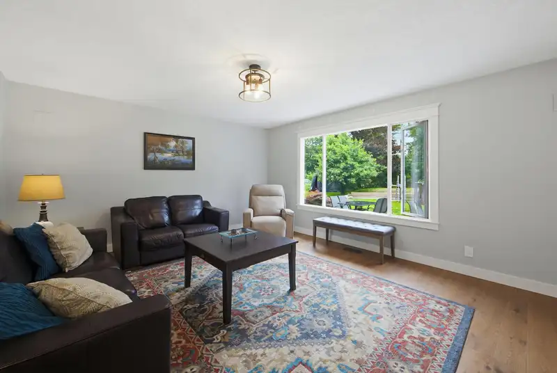 6085 BRADNER ROAD - photo 4 of 40