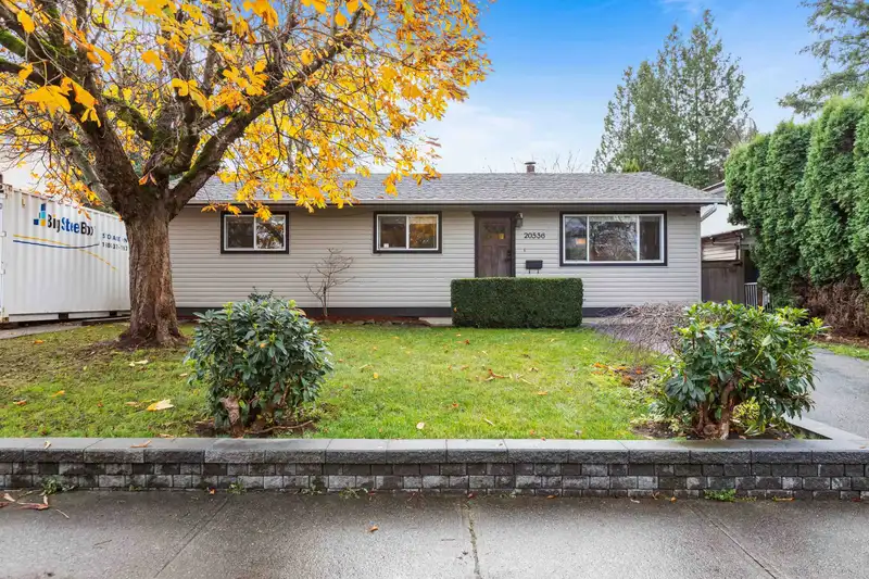 20536 51A AVENUE - photo 1 of 33