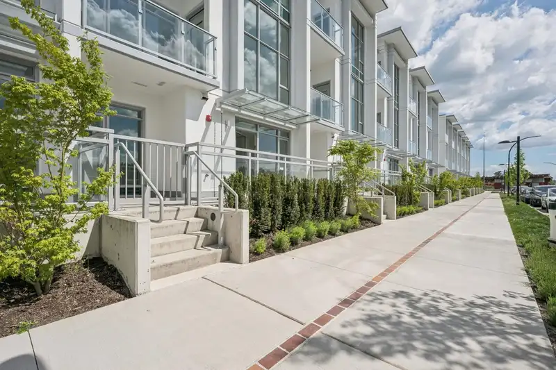 132 4665 ALASKA STREET - photo 1 of 30