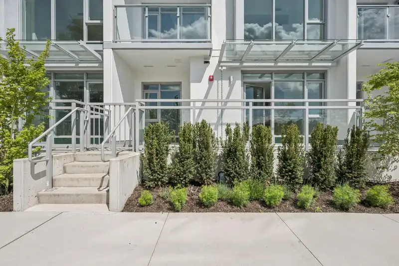 132 4665 ALASKA STREET - photo 2 of 30
