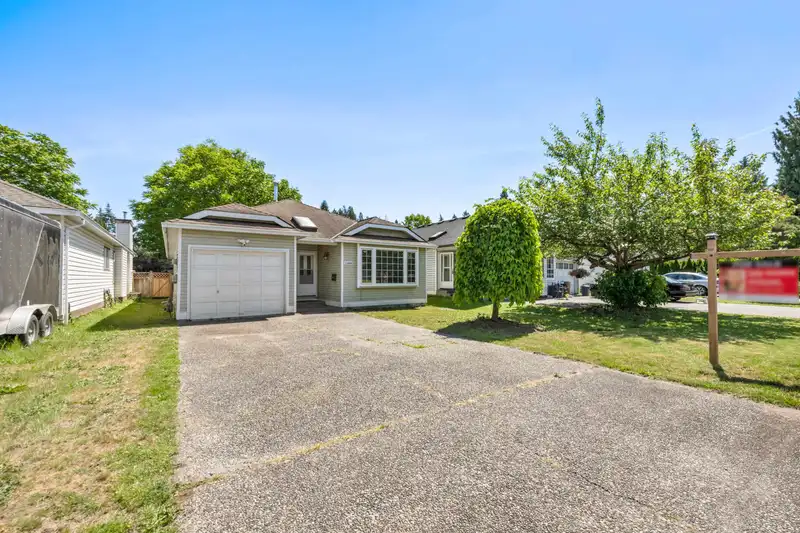 11484 207 STREET - photo 1 of 36