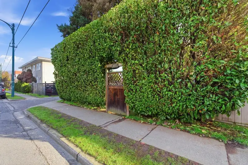 3662 OAK STREET - photo 3 of 37