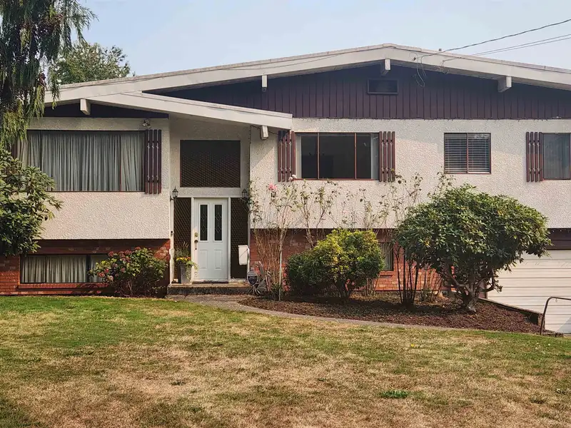 8904 GAY STREET - photo 1 of 40