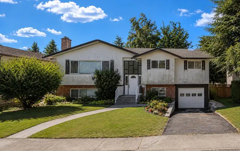 11410 75B AVENUE - photo 1 of 5