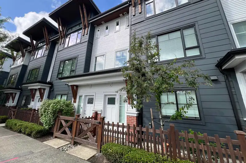 39 22128 48A AVENUE - photo 1 of 36