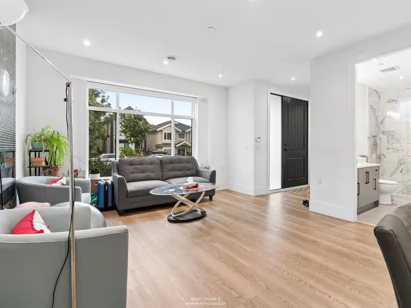 797 E 18TH AVENUE - photo 3 of 33