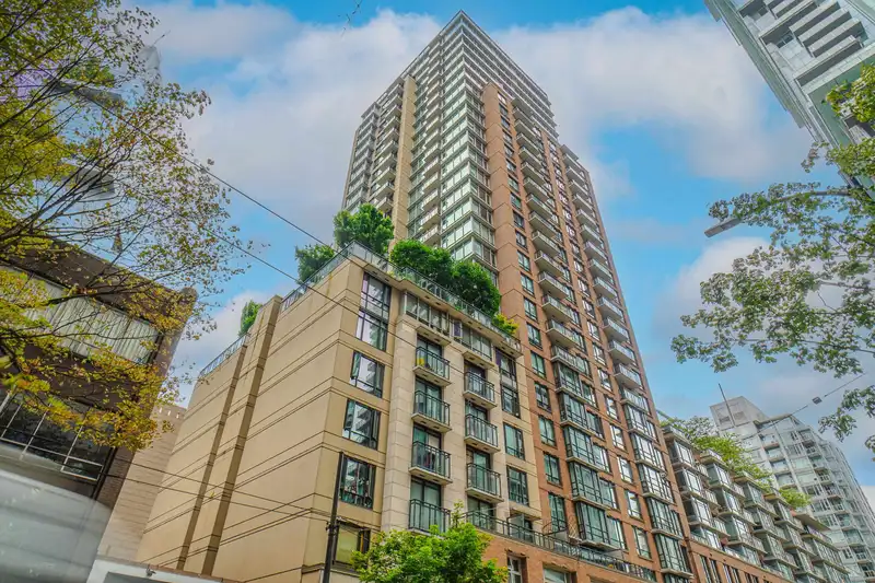 1601 788 RICHARDS STREET - photo 1 of 33