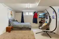 33919 VICTORY BOULEVARD - thumbnail 15