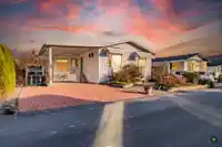 46 9055 ASHWELL ROAD - thumbnail 2