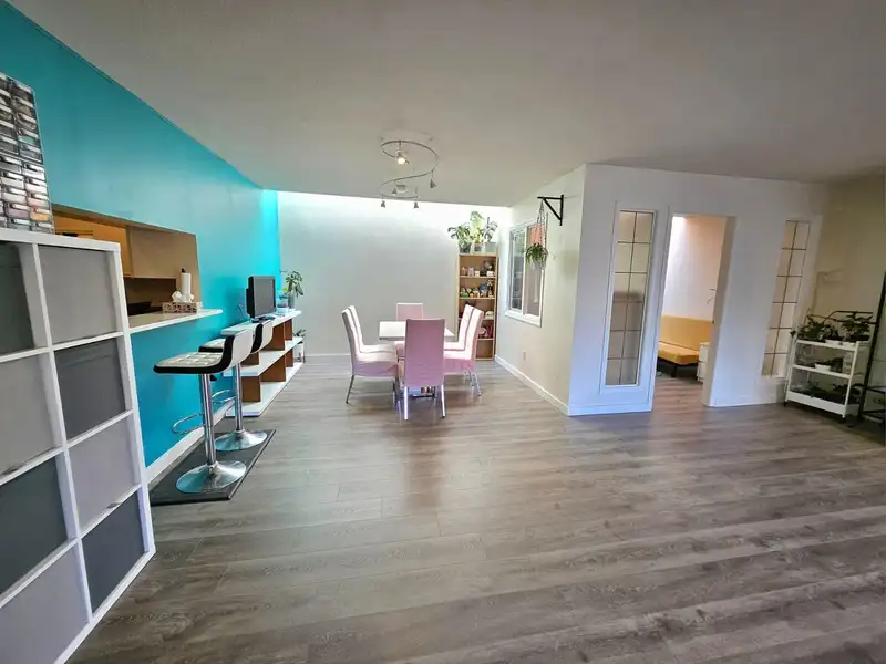 311 7437 MOFFATT ROAD - photo 3 of 31