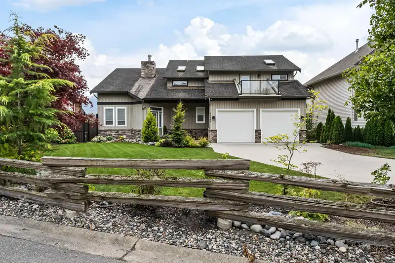 46052 BRIDLE RIDGE CRESCENT - photo 1 of 40