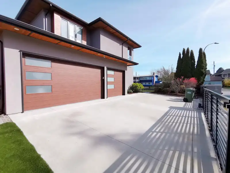 3291 ULLSMORE AVENUE - photo 3 of 32