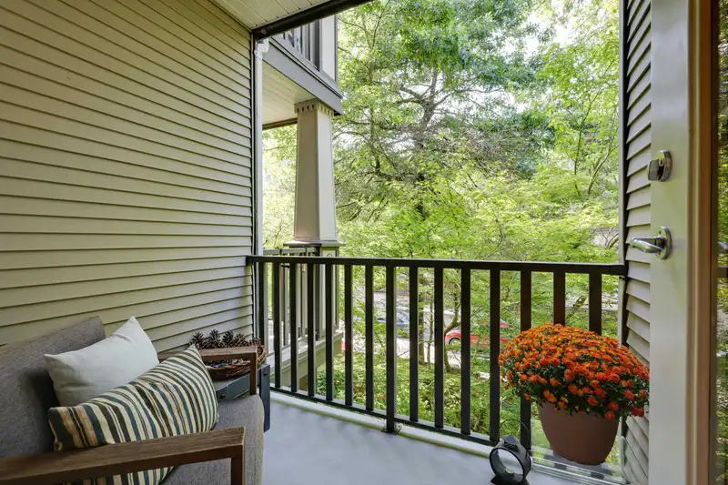 304 1388 NELSON STREET - photo 3 of 23