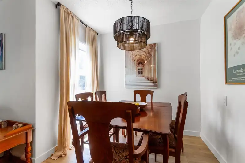 204 2240 WALL STREET - photo 3 of 24
