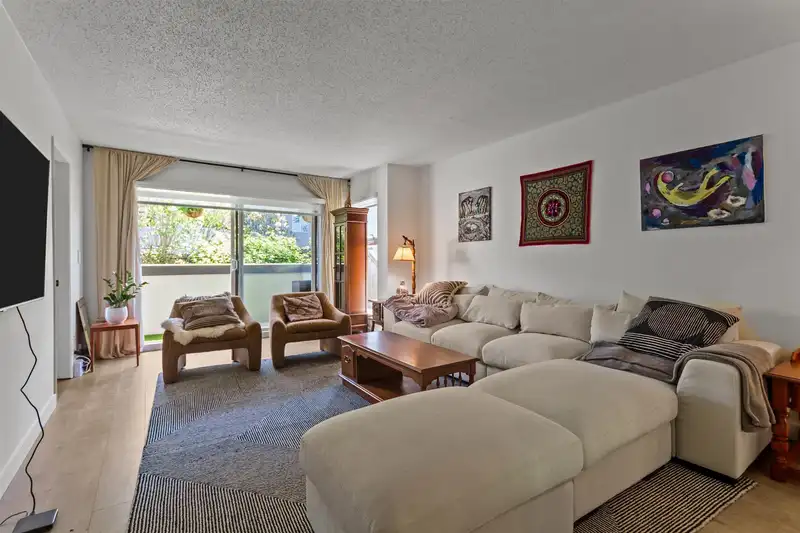 204 2240 WALL STREET - photo 4 of 24