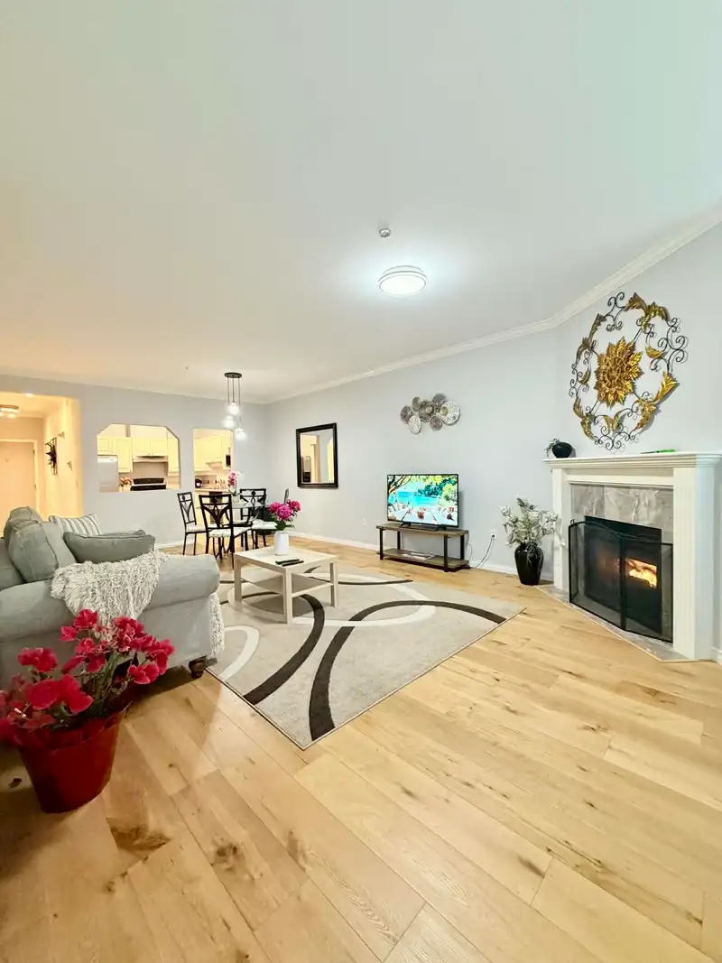 304 5646 200 STREET - photo 2 of 39