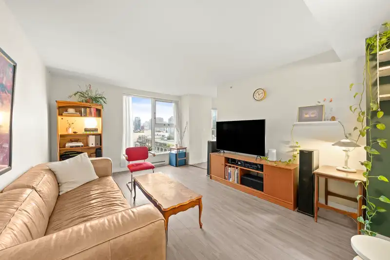 1002 1323 HOMER STREET - photo 3 of 29