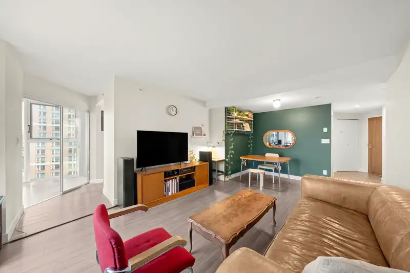 1002 1323 HOMER STREET - photo 4 of 29