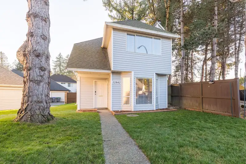 12842 72B AVENUE - photo 2 of 39