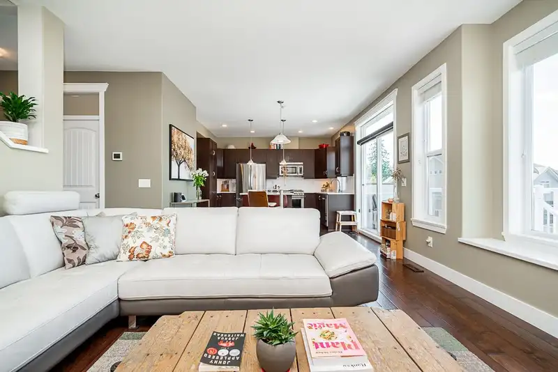 6069 163B STREET - photo 3 of 40