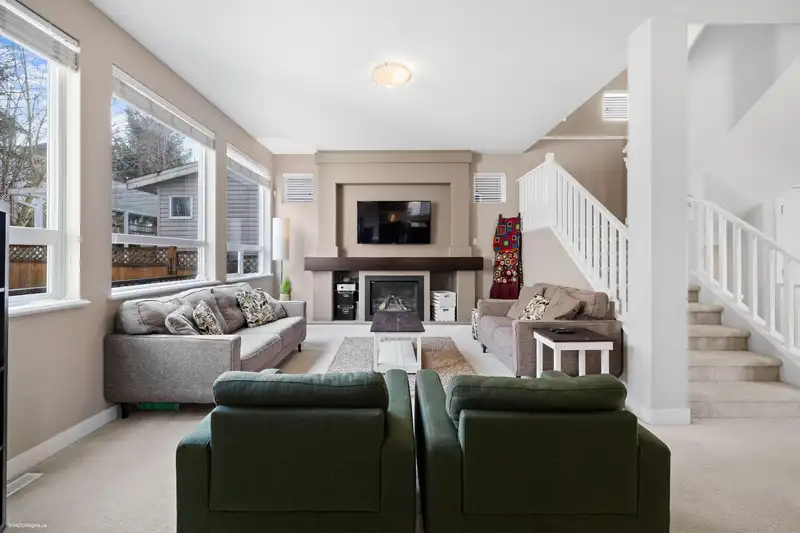 7016 178 STREET - photo 4 of 28