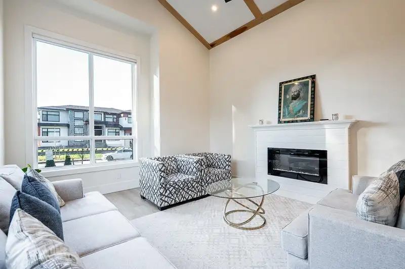 19805 32 AVENUE - photo 4 of 40
