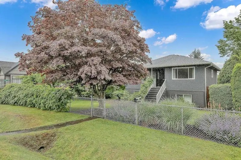 8257 114 STREET - photo 1 of 39