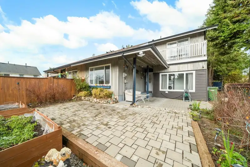 2725 SANDON DRIVE - photo 1 of 30