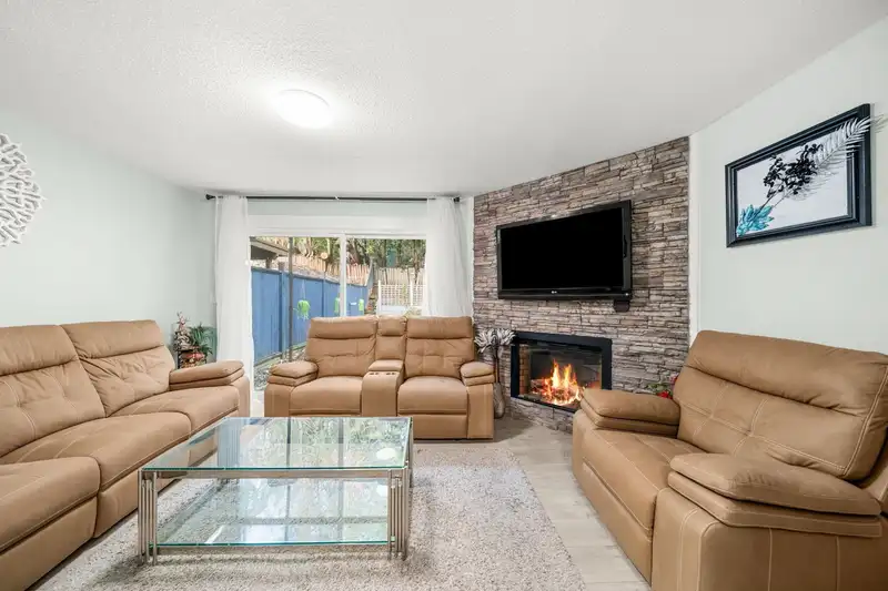 2725 SANDON DRIVE - photo 3 of 30