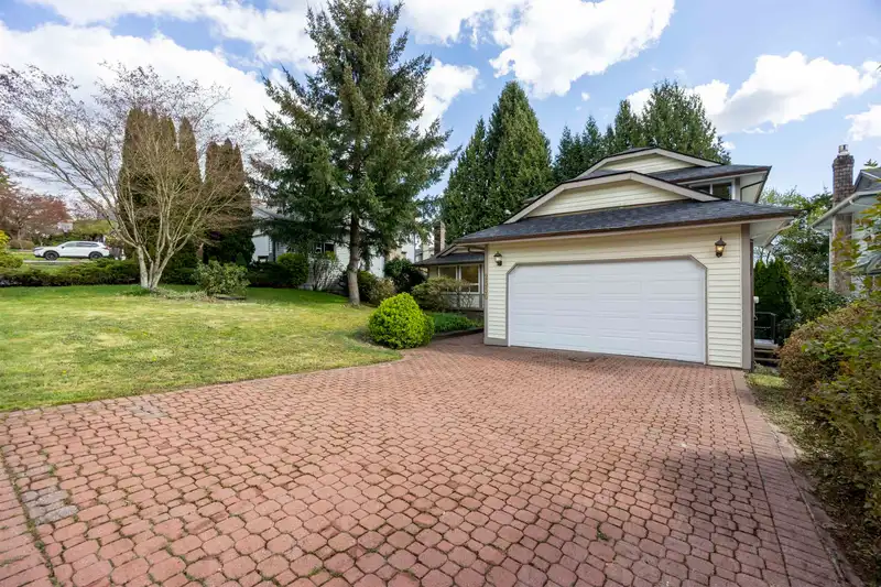 2556 TRILLIUM PLACE - photo 2 of 40