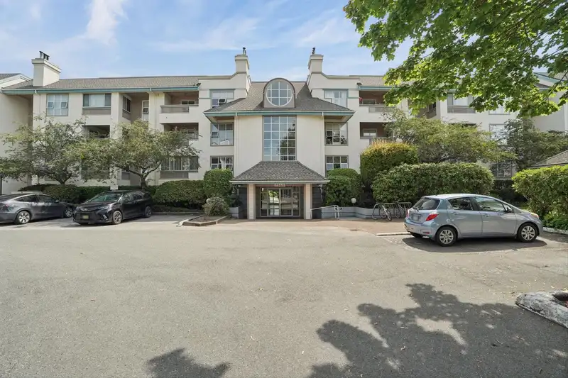 307 7540 MINORU BOULEVARD - photo 2 of 29
