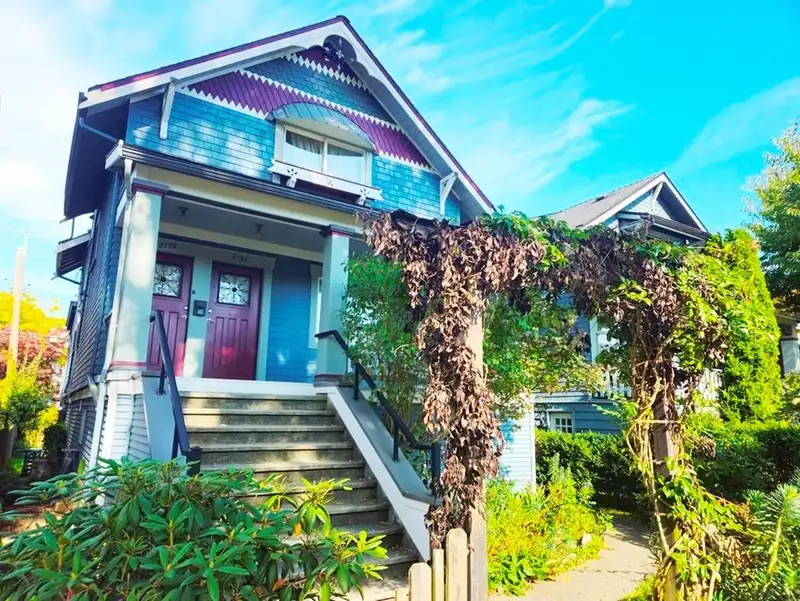 2155 GRAVELEY STREET - photo 2 of 40