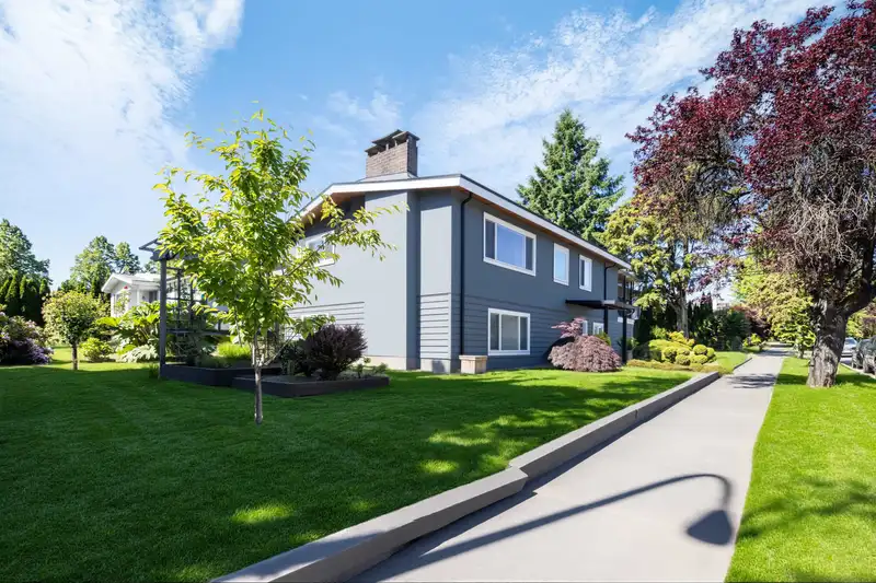 3696 E 26TH AVENUE - photo 3 of 31