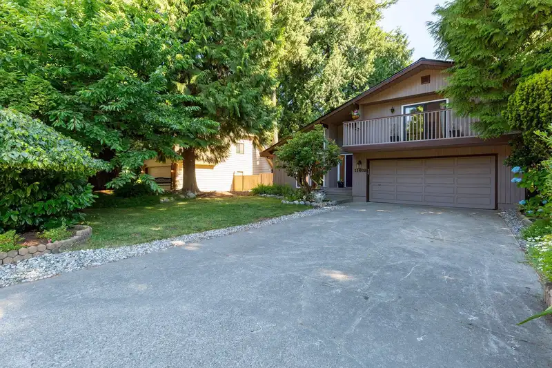 11469 LYON ROAD - photo 2 of 40