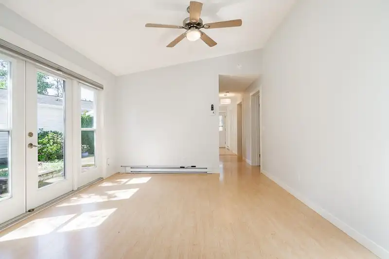 5224 REGATTA WAY - photo 4 of 37