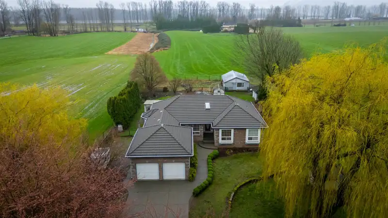 41312 NICOMEN ISLAND TRUNK ROAD - photo 3 of 40